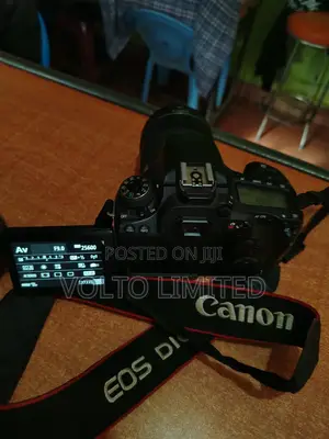 Canon Eos 90d DSLR Camera, With 18 -135 Mm Len, Charger, Spare Battery