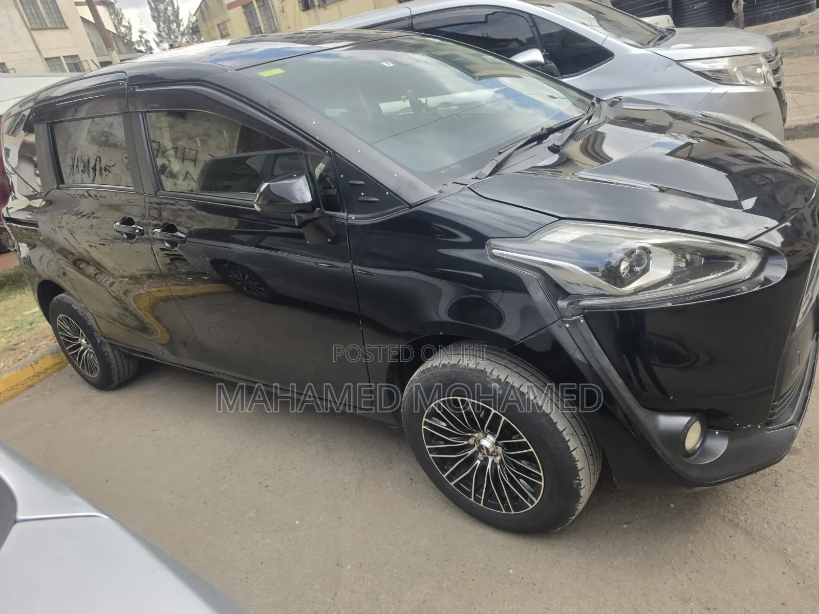 Toyota Sienta 2017 Black