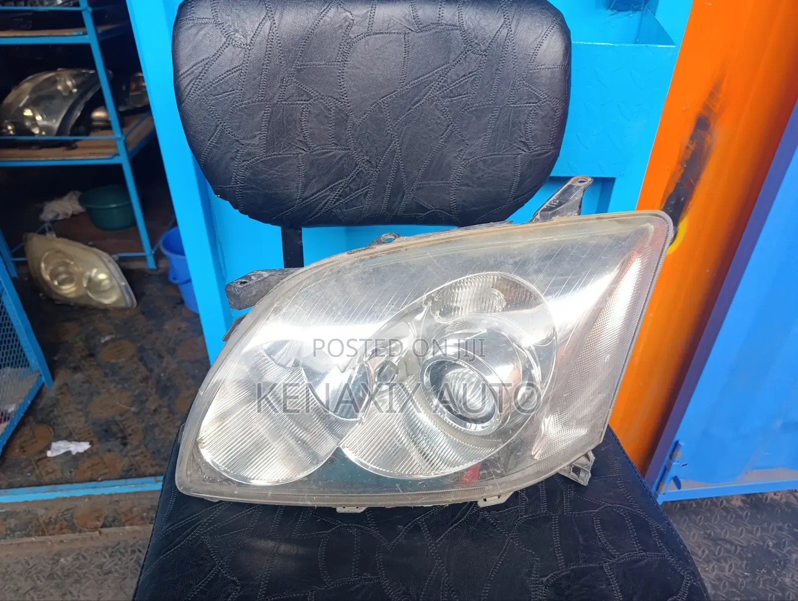 Avensis 2005 Xenon Headlight