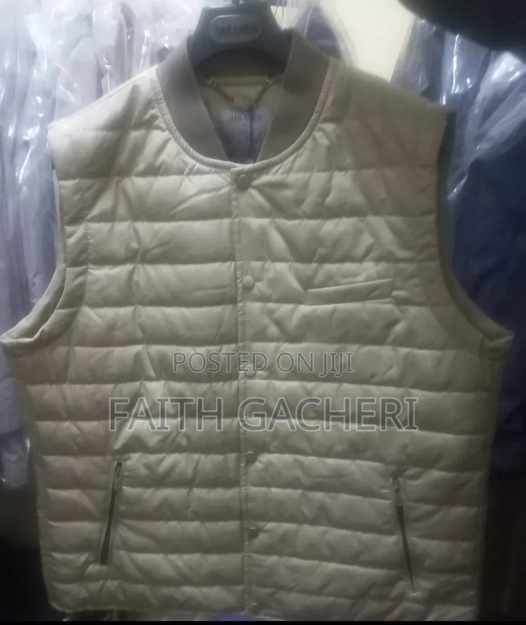 Sleeveless Puffy Jackets