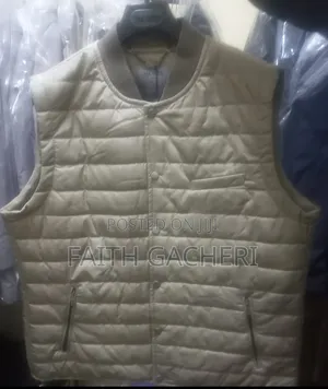 Sleeveless Puffy Jackets
