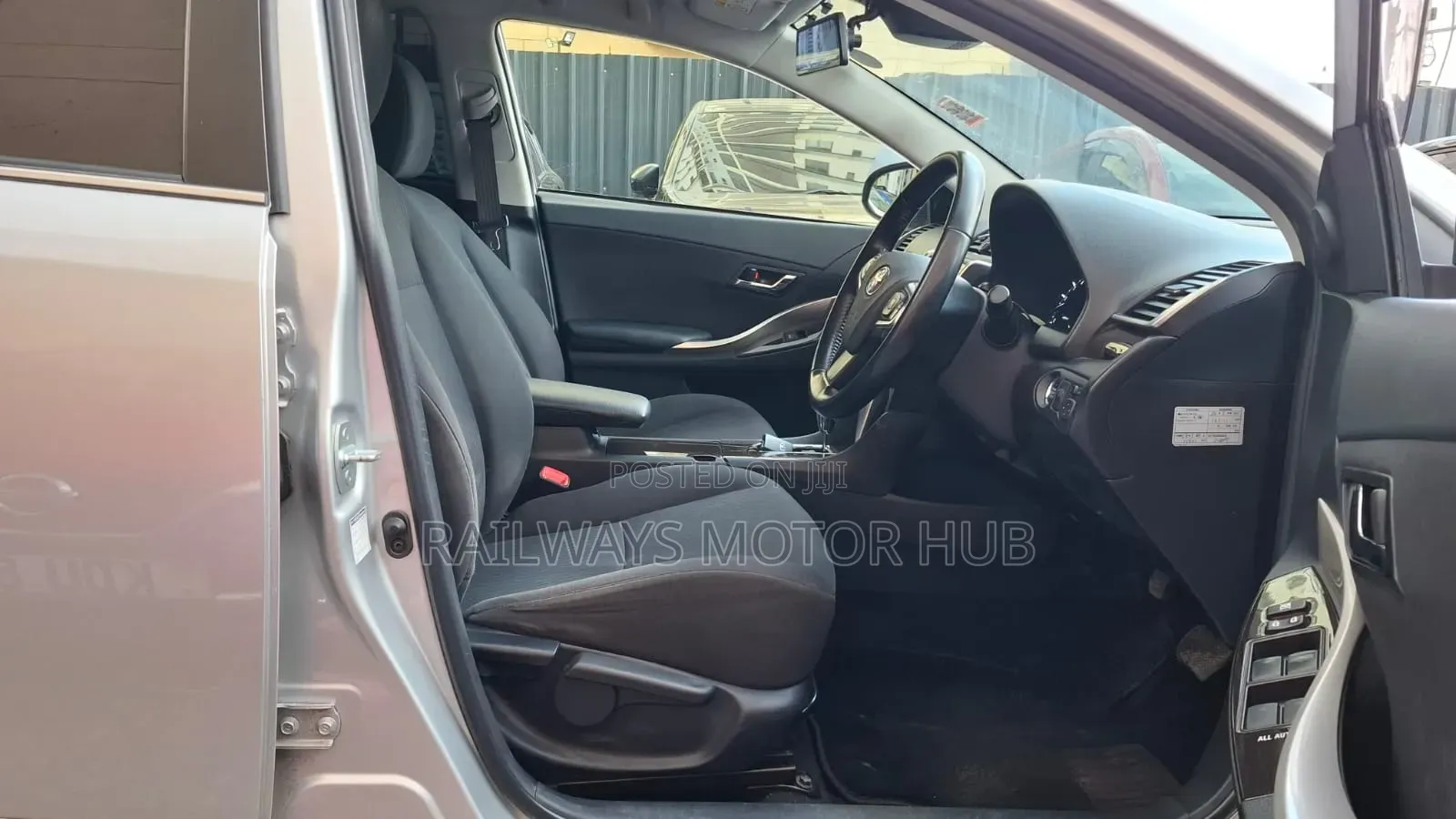 Toyota Premio 1.8 FWD 2019 Silver