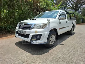 Toyota Hilux 2015 White