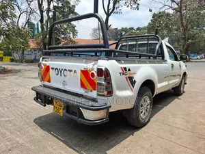 Toyota Hilux 2015 White