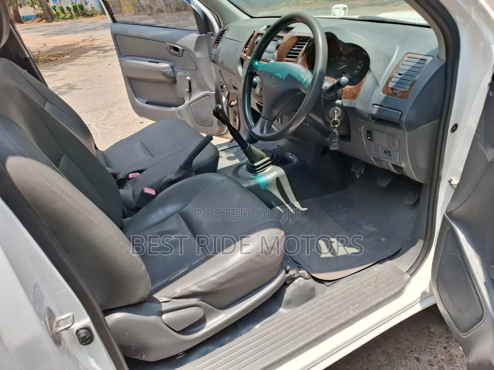 Toyota Hilux 2015 White