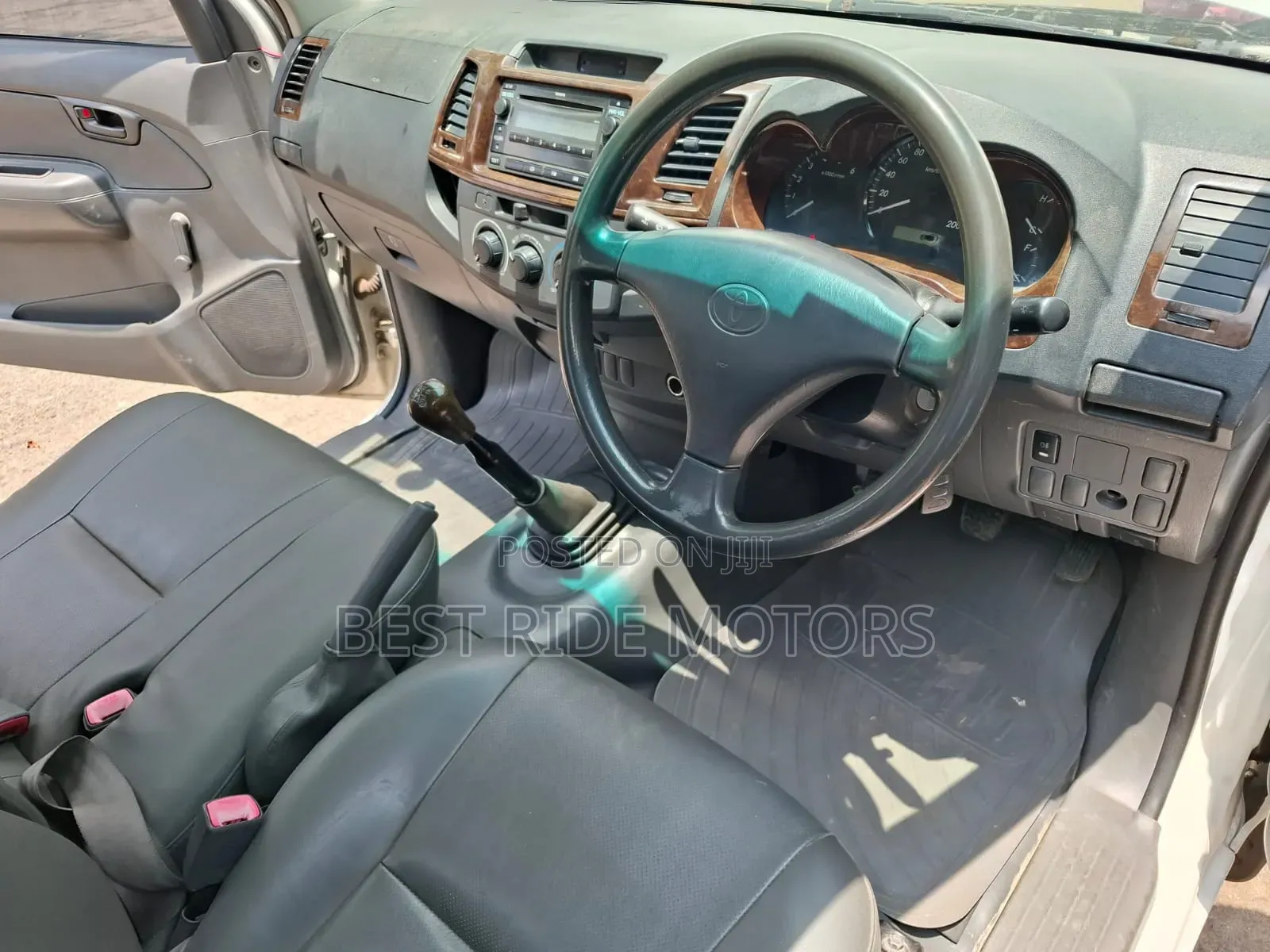 Toyota Hilux 2015 White