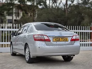 Toyota Premio 2.0 FWD 2014 Silver