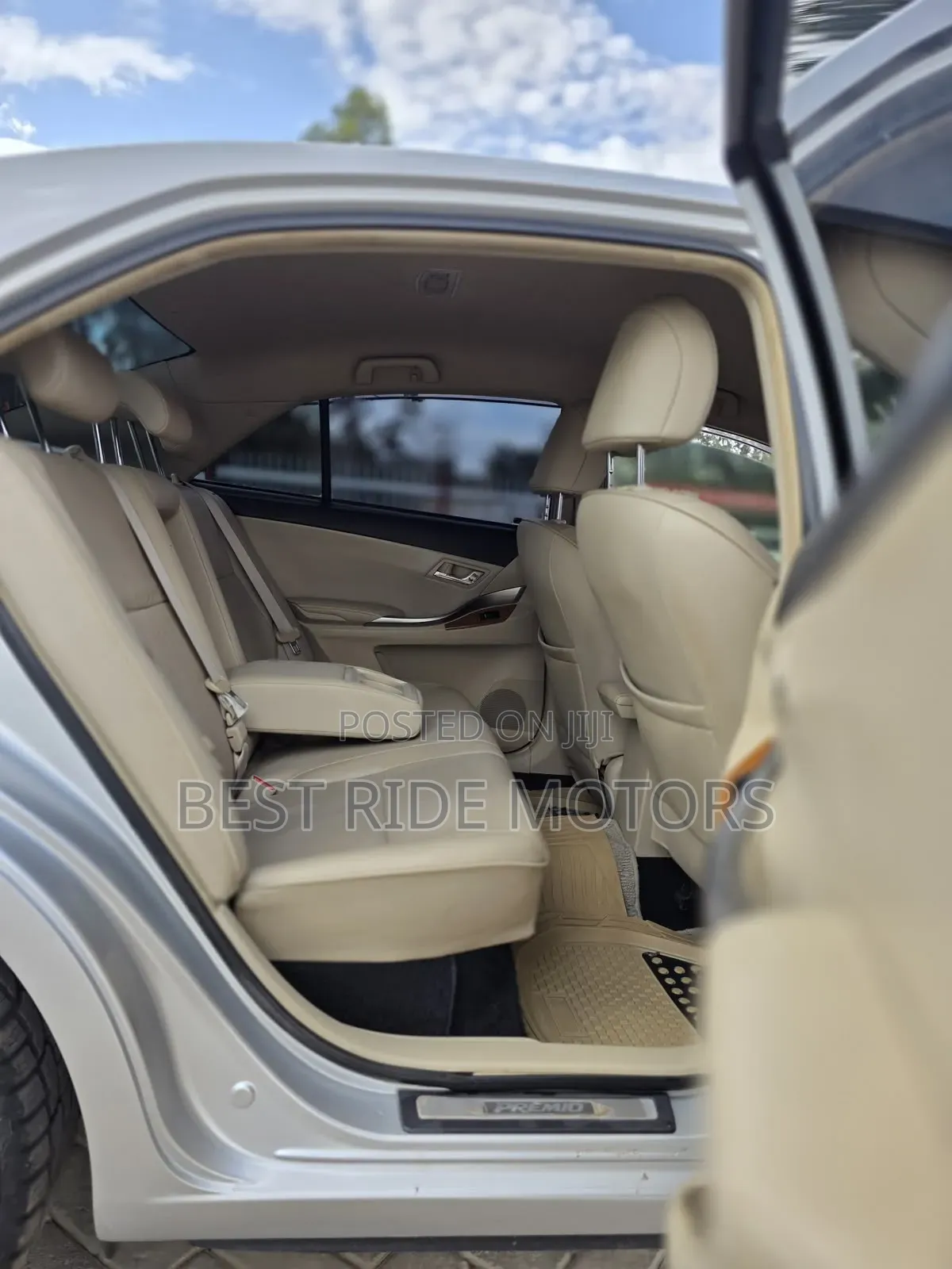Toyota Premio 2.0 FWD 2014 Silver