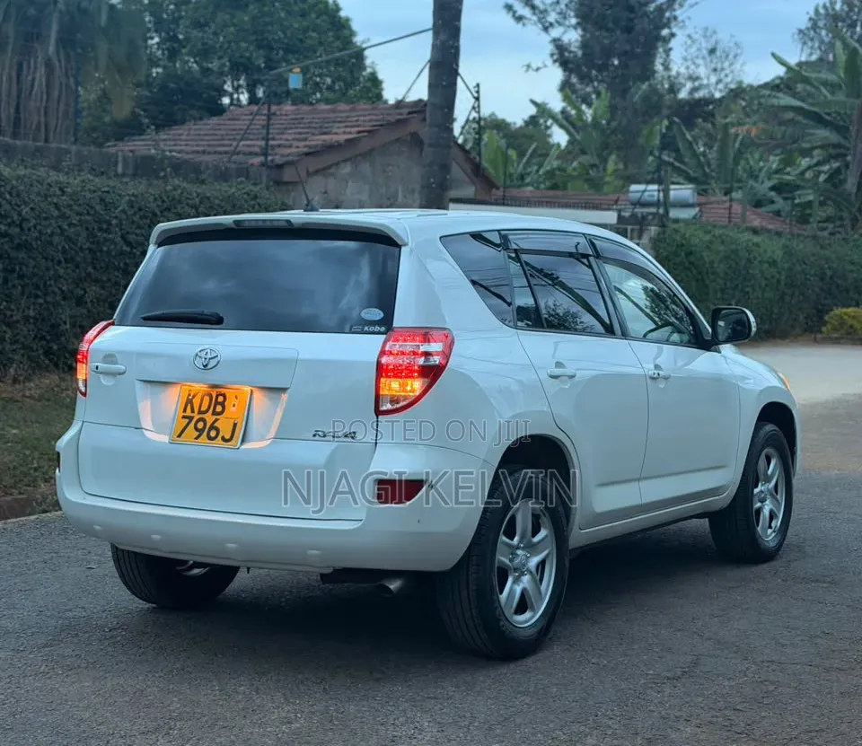 Toyota RAV4 2013 White