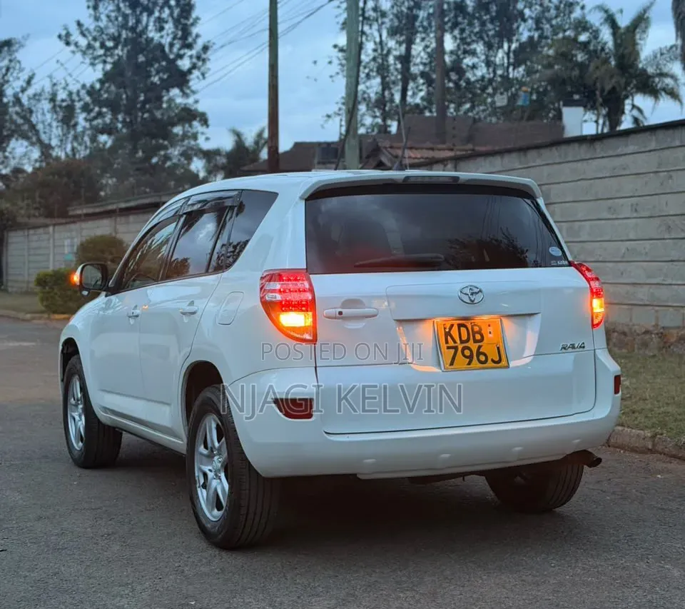 Toyota RAV4 2013 White