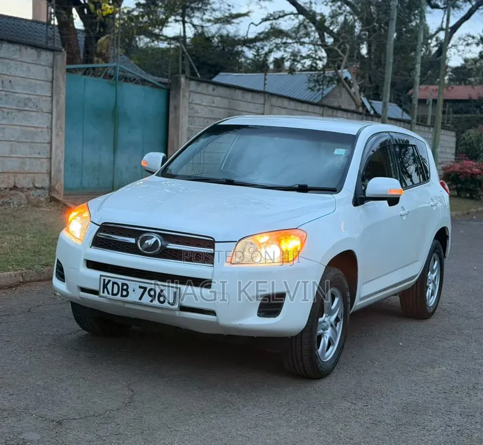 Toyota RAV4 2013 White
