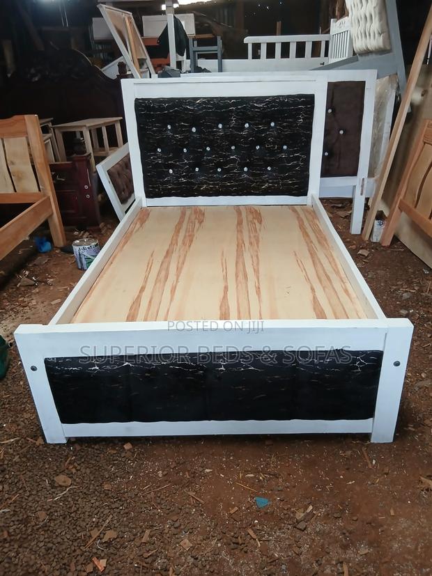 4x6 Black Marble Tufted Mocket Bed - thumbnail 2