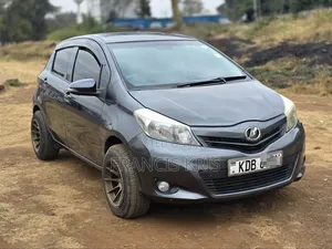 Toyota Vitz 2013 Gray