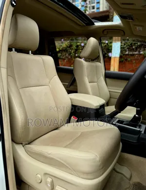 Toyota Land Cruiser Prado 2023 White