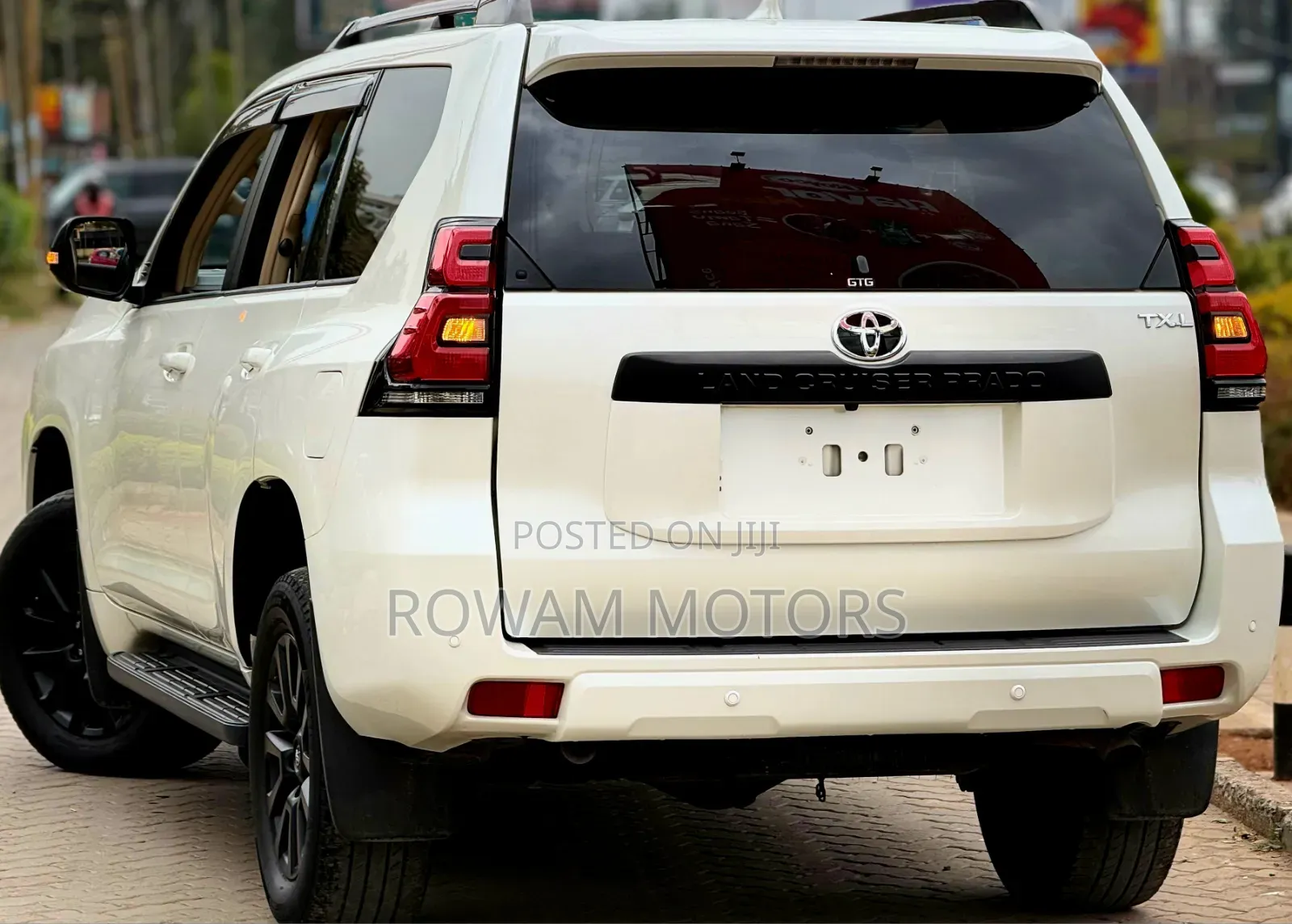Toyota Land Cruiser Prado 2023 White