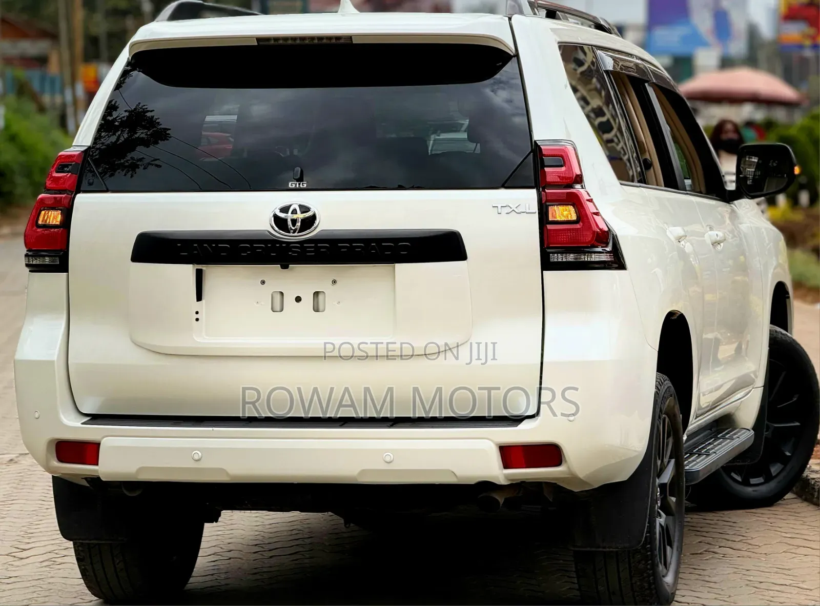 Toyota Land Cruiser Prado 2023 White