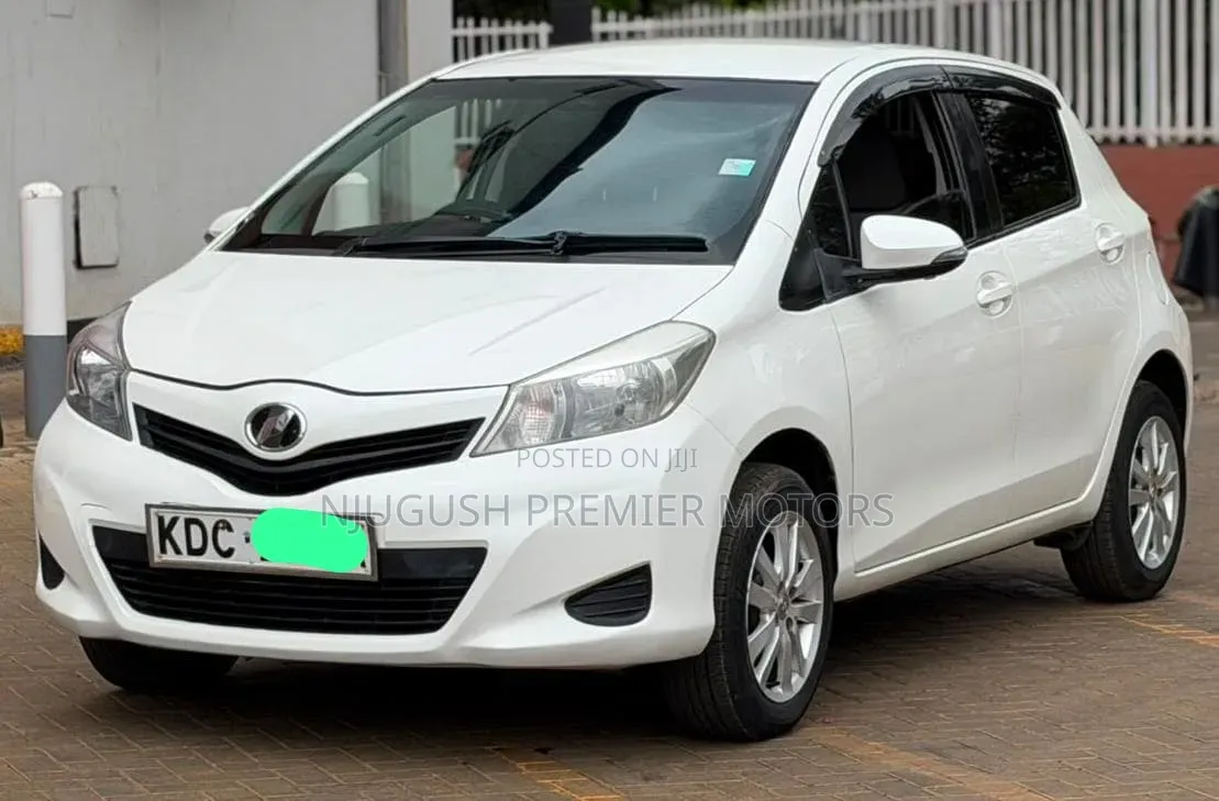 Toyota Vitz 2013 White