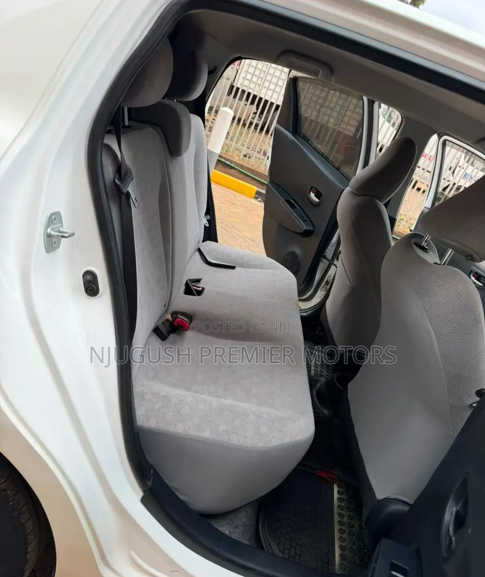 Toyota Vitz 2013 White