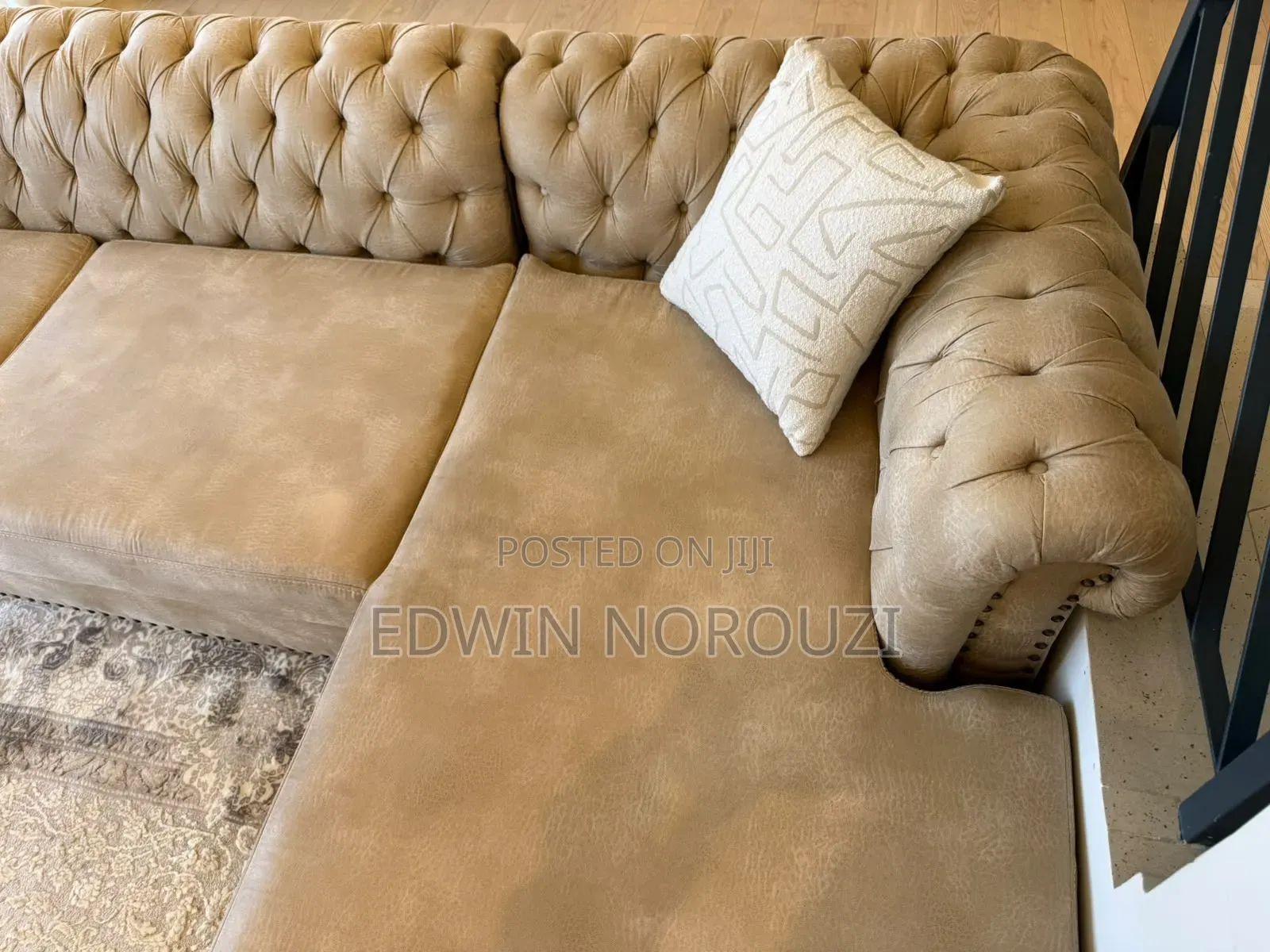 Chesterfield L-Shaped Sofa With Chaise – Excellent Condition