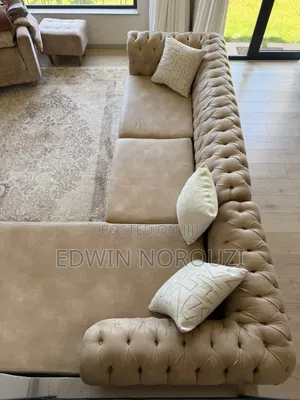 Chesterfield L-Shaped Sofa With Chaise – Excellent Condition