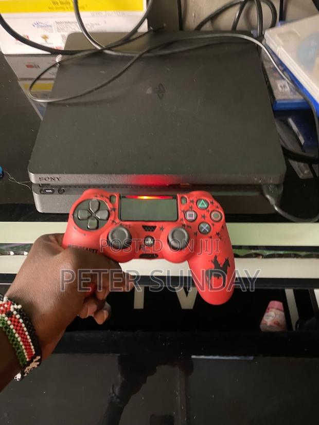 Play Station 4