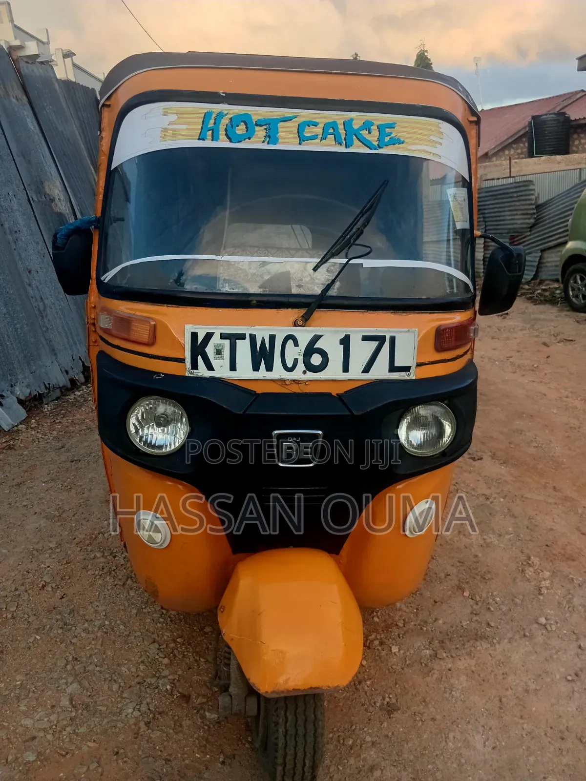 Bajaj Boxer 2021 Yellow