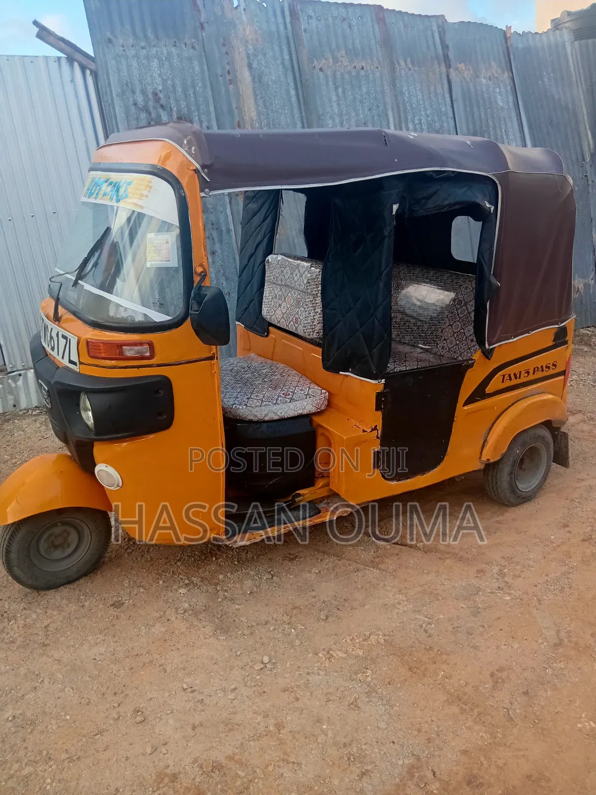 Bajaj Boxer 2021 Yellow