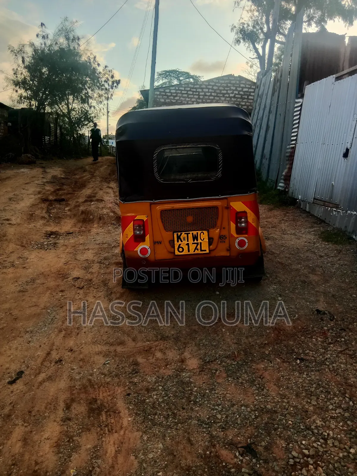 Bajaj Boxer 2021 Yellow