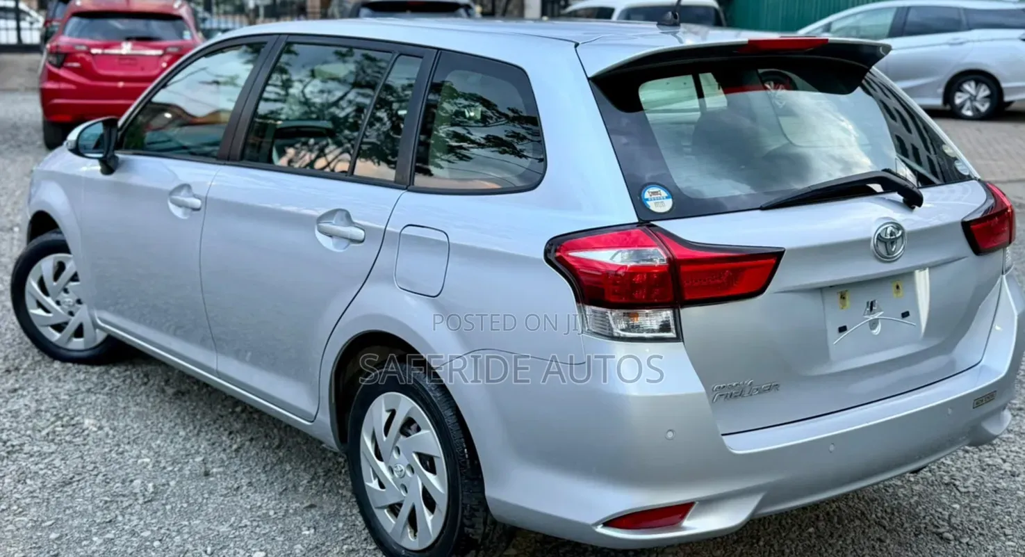 Toyota Corolla Fielder 2020 Silver