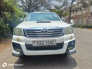 Toyota Hilux 2013 White