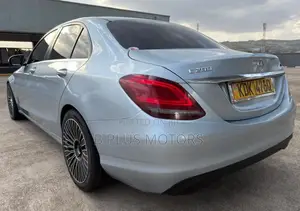 Mercedes-Benz C200 2015 Blue
