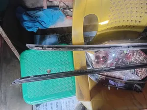 Windscreen Moulding Voxy/Noah New Model