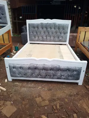 5x6 Grey Tufted Carved Mocket Bed: Free Delivery