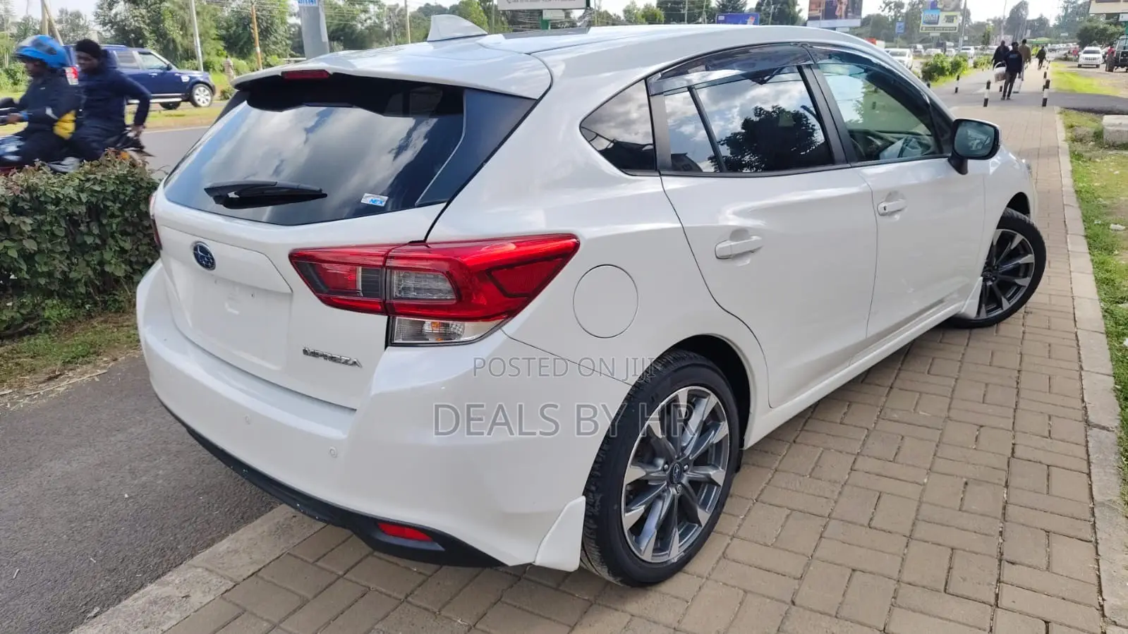 Subaru Impreza 2.0i Premium AWD Hatchback 2019 White