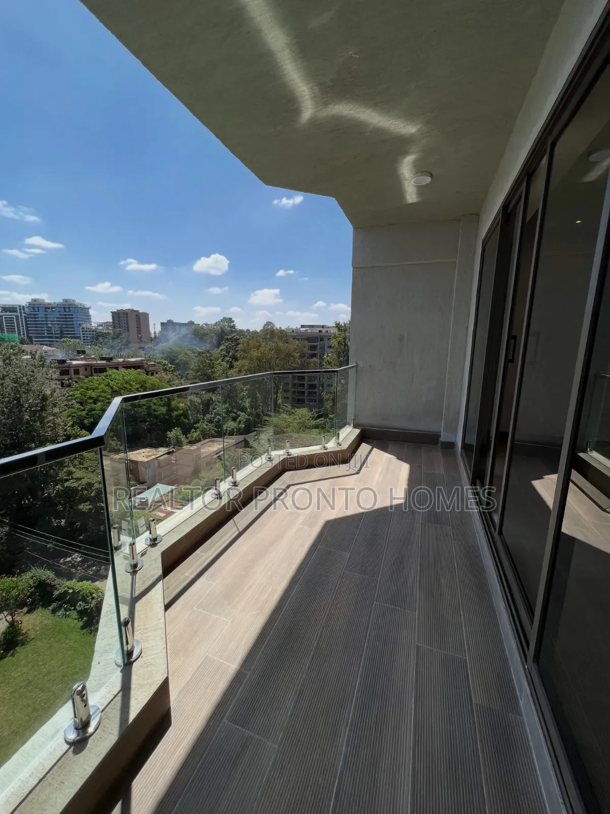 3bdrm Apartment in Westlands, Raphta Road Area for rent