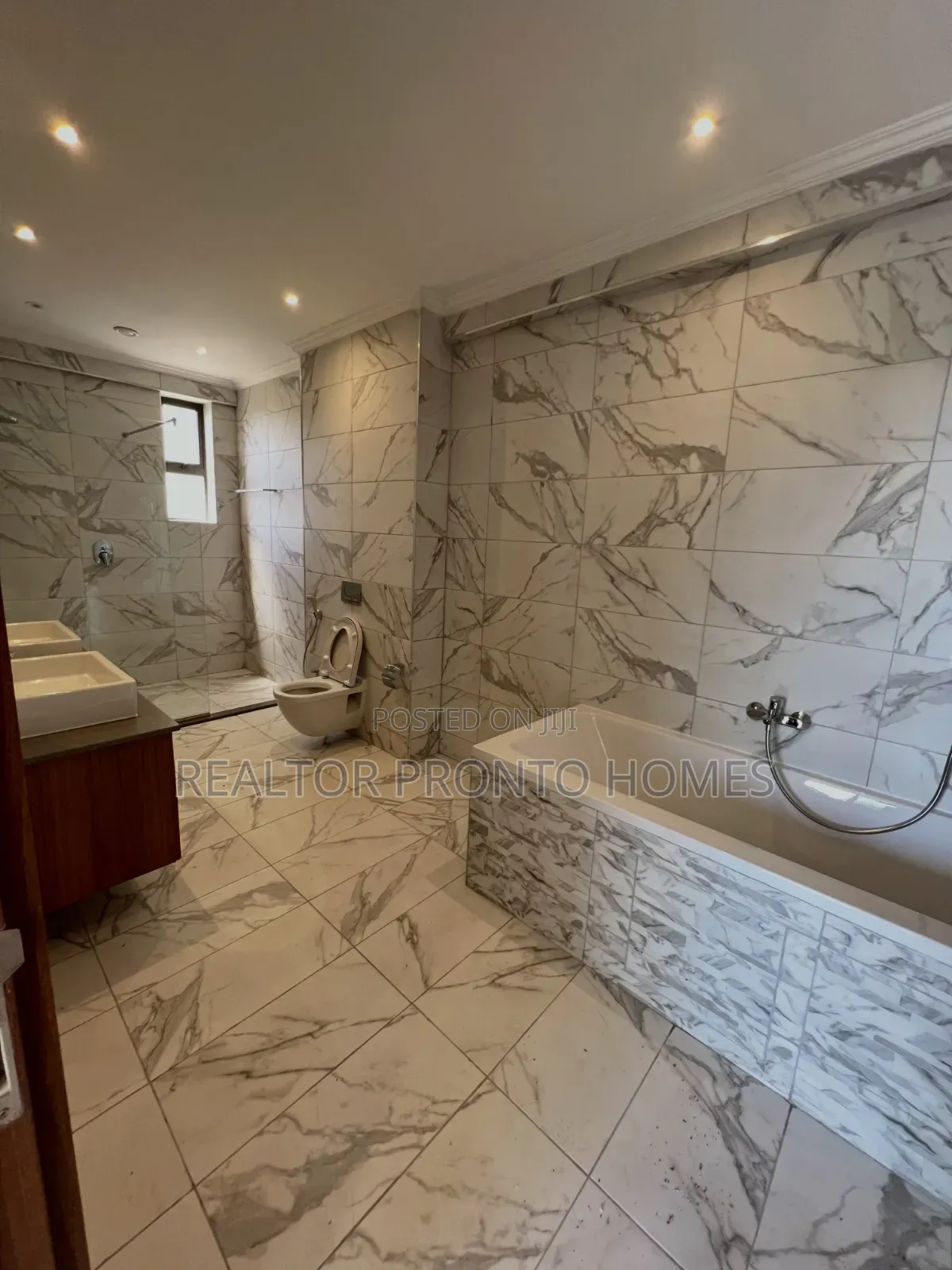 3bdrm Apartment in Westlands, Raphta Road Area for rent