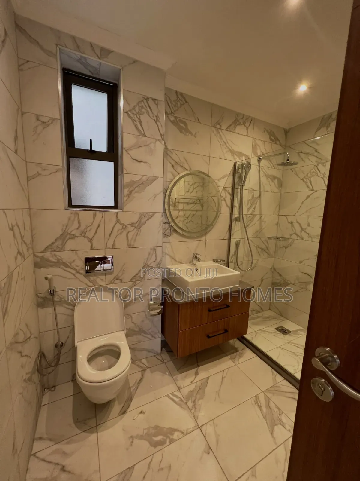 3bdrm Apartment in Westlands, Raphta Road Area for rent