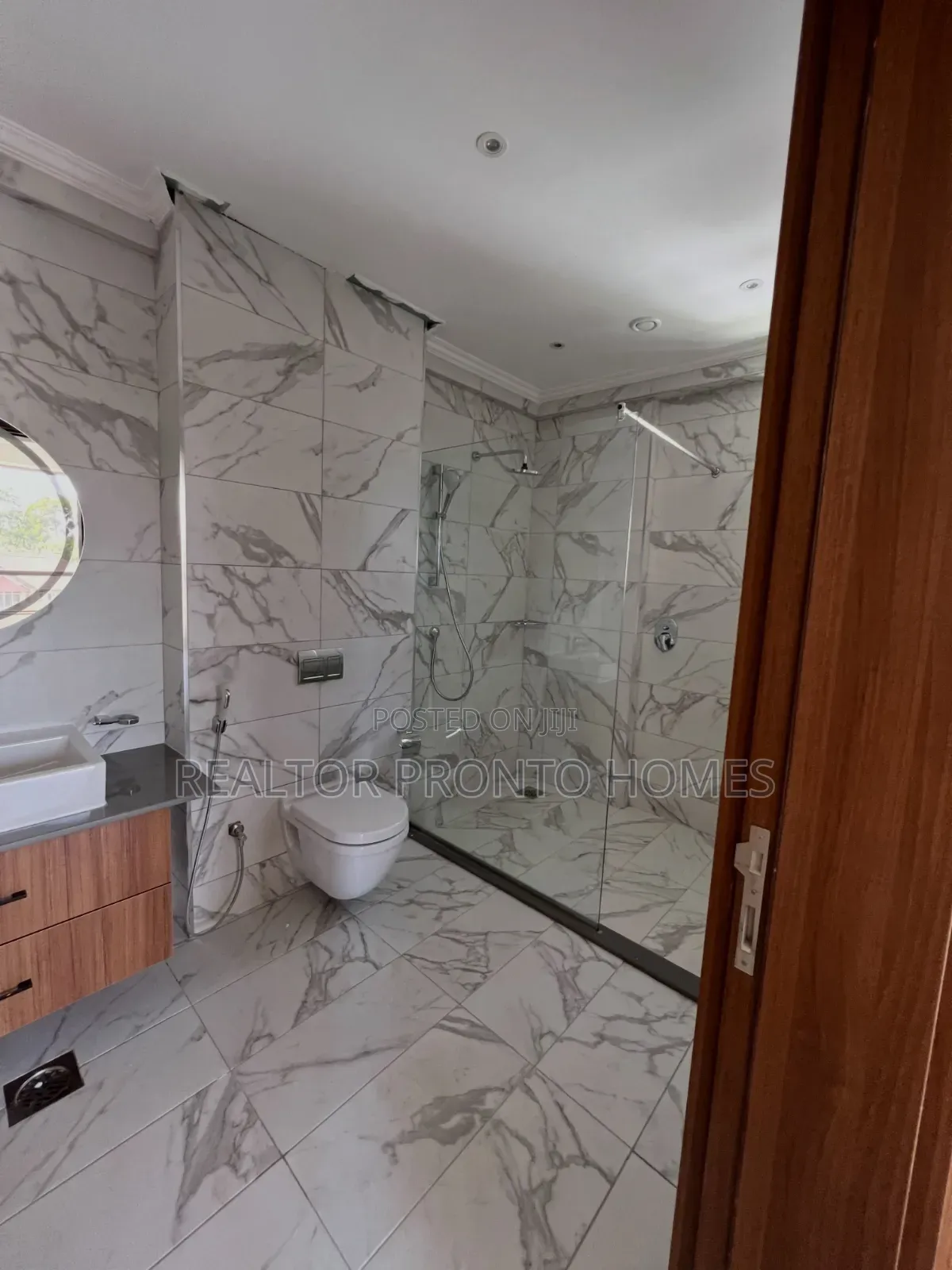 3bdrm Apartment in Westlands, Raphta Road Area for rent