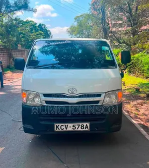 Toyota HiAce 2013 White
