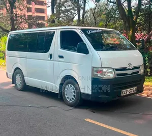 Toyota HiAce 2013 White