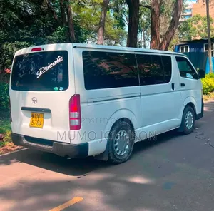 Toyota HiAce 2013 White