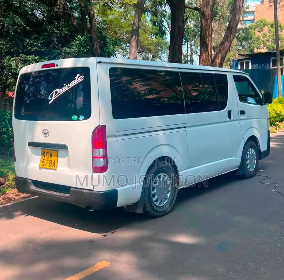Toyota HiAce 2013 White