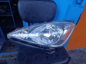 Fit Shuttle 2009-2013 Xenon Headlight
