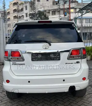 Toyota Fortuner 3.0 D AWD 2008 White