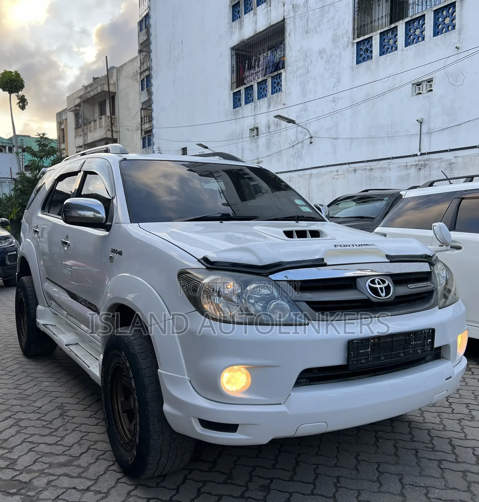 Toyota Fortuner 3.0 D AWD 2008 White