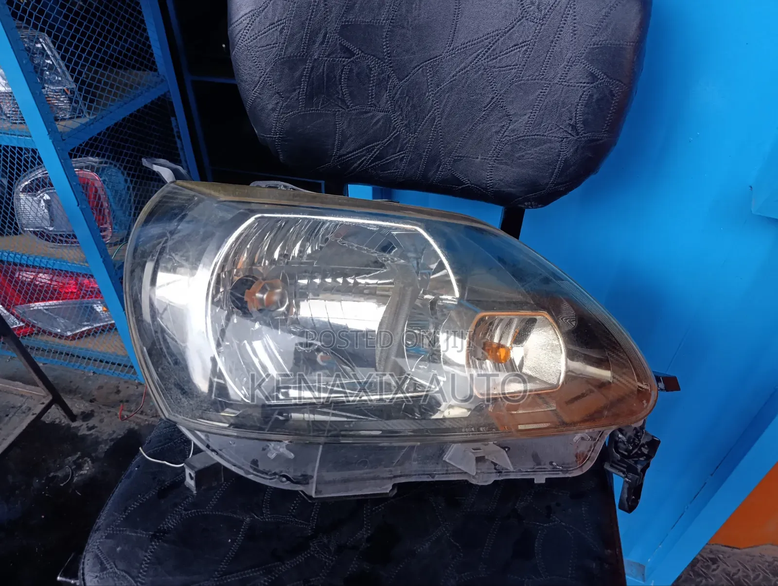 Porte 2015 Non-Xenon Headlight