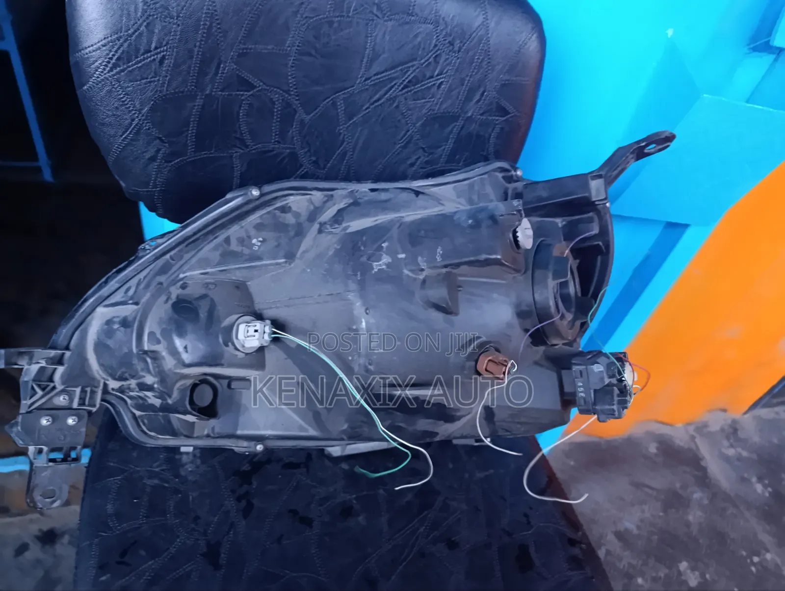 Porte 2015 Non-Xenon Headlight