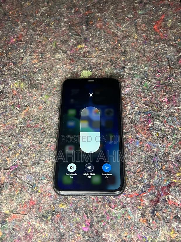 Apple iPhone 11 64 GB Black - thumbnail 3