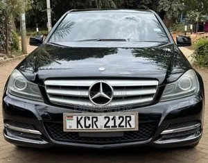 Mercedes-Benz C200 2011 Black