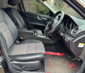 Mercedes-Benz C200 2011 Black